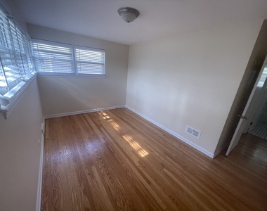 9521 N Kildare Avenue - Photo Thumbnail 5
