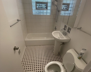 9521 N Kildare Avenue - Photo Thumbnail 3