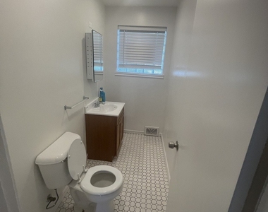 9521 N Kildare Avenue - Photo Thumbnail 10