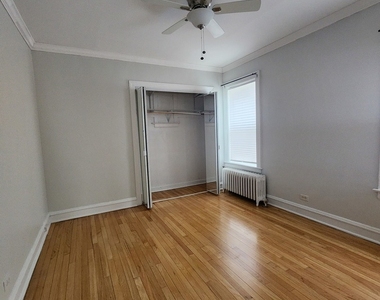 1112 Grove Street - Photo Thumbnail 3