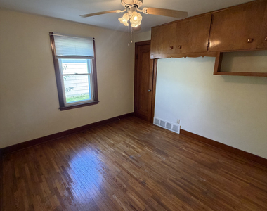 1903 Nicholson Street - Photo Thumbnail 9