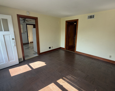 1903 Nicholson Street - Photo Thumbnail 4