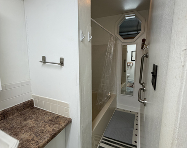 1903 Nicholson Street - Photo Thumbnail 12