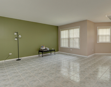 16046 Fairfield Drive - Photo Thumbnail 5