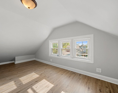 1532 Lombard Avenue - Photo Thumbnail 15