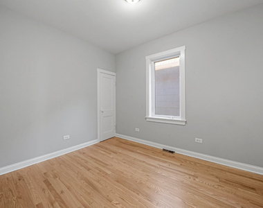 1532 Lombard Avenue - Photo Thumbnail 13