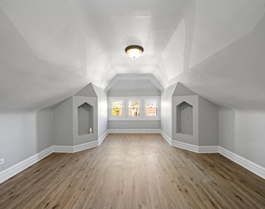1532 Lombard Avenue - Photo Thumbnail 18