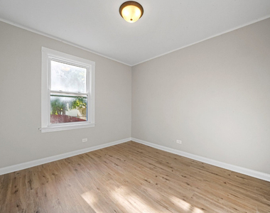 1532 Lombard Avenue - Photo Thumbnail 11