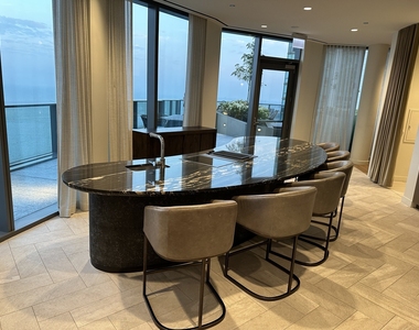 211 N Harbor Drive - Photo Thumbnail 15