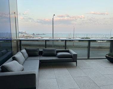 211 N Harbor Drive - Photo Thumbnail 10