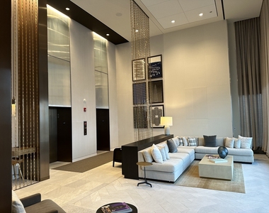 211 N Harbor Drive - Photo Thumbnail 12