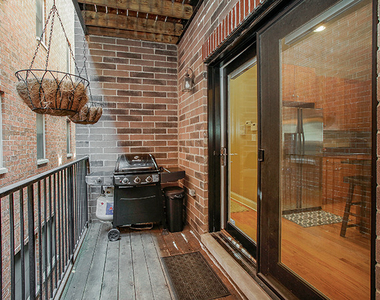 3836 N Janssen Avenue - Photo Thumbnail 14