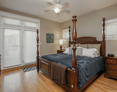 3836 N Janssen Avenue - Photo Thumbnail 7