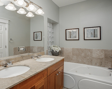 3836 N Janssen Avenue - Photo Thumbnail 8