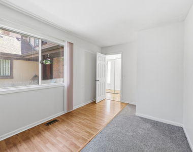 1542 Anderson Lane - Photo Thumbnail 13
