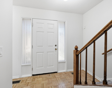 1542 Anderson Lane - Photo Thumbnail 16
