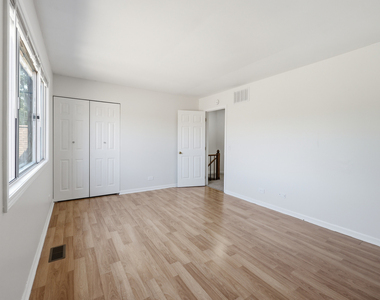 1542 Anderson Lane - Photo Thumbnail 23