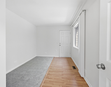 1542 Anderson Lane - Photo Thumbnail 12