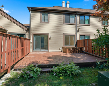1542 Anderson Lane - Photo Thumbnail 8