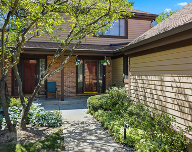 1542 Anderson Lane - Photo Thumbnail 2