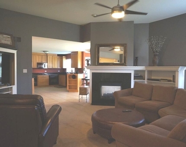 8566 Huckins Drive - Photo Thumbnail 10