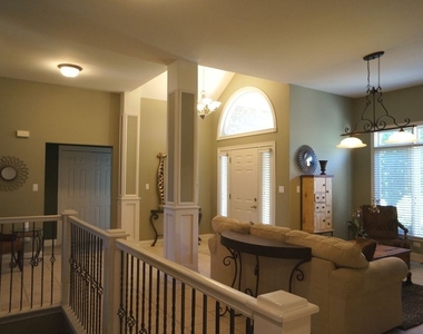 8566 Huckins Drive - Photo Thumbnail 5