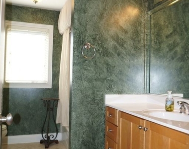 8566 Huckins Drive - Photo Thumbnail 19