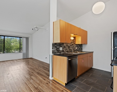 415 Tyler Court - Photo Thumbnail 3