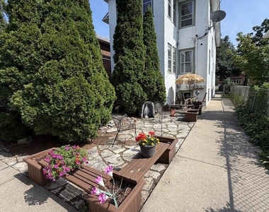 9002 Sheridan Avenue - Photo Thumbnail 3