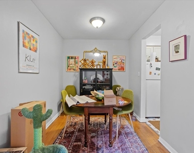 541 W Oakdale Avenue - Photo Thumbnail 3