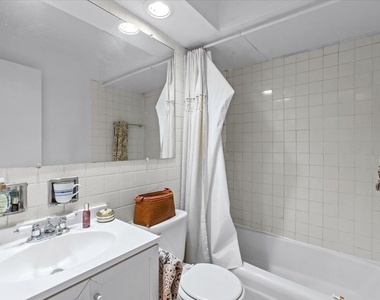 541 W Oakdale Avenue - Photo Thumbnail 7