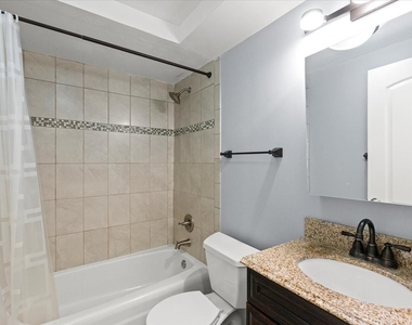 541 W Oakdale Avenue - Photo Thumbnail 9