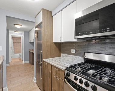541 W Oakdale Avenue - Photo Thumbnail 1