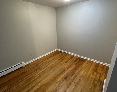 541 W Oakdale Avenue - Photo Thumbnail 2
