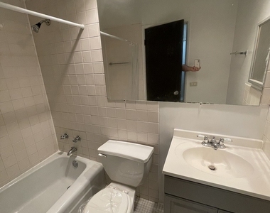 541 W Oakdale Avenue - Photo Thumbnail 3