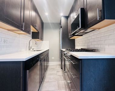 541 W Oakdale Avenue - Photo Thumbnail 1