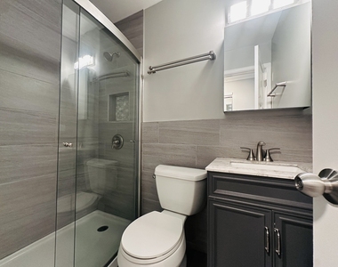 541 W Oakdale Avenue - Photo Thumbnail 6