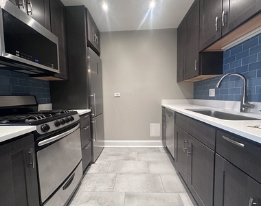 541 W Oakdale Avenue - Photo Thumbnail 2