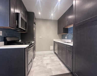 541 W Oakdale Avenue - Photo Thumbnail 1