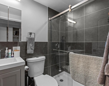 541 W Oakdale Avenue - Photo Thumbnail 4