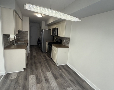 371 Wisteria Drive - Photo Thumbnail 3