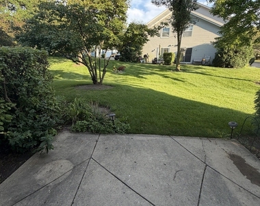 371 Wisteria Drive - Photo Thumbnail 10