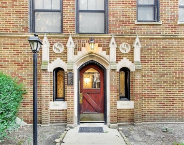 1106 W Montana Street - Photo Thumbnail 2