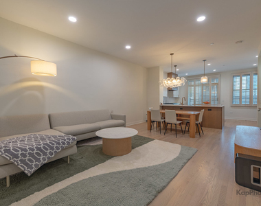 1117 W Monroe Street - Photo Thumbnail 5