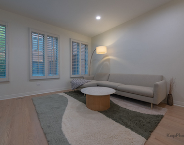 1117 W Monroe Street - Photo Thumbnail 7