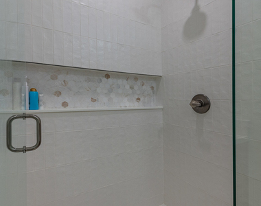 1117 W Monroe Street - Photo Thumbnail 3