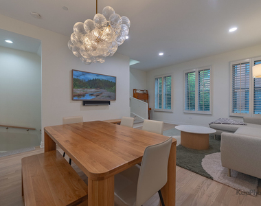 1117 W Monroe Street - Photo Thumbnail 9