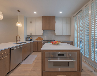 1117 W Monroe Street - Photo Thumbnail 11