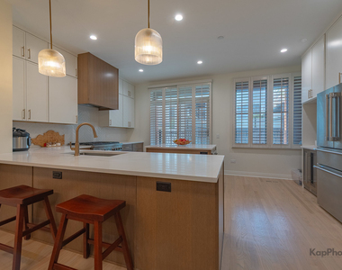 1117 W Monroe Street - Photo Thumbnail 13