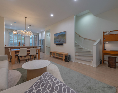1117 W Monroe Street - Photo Thumbnail 8
